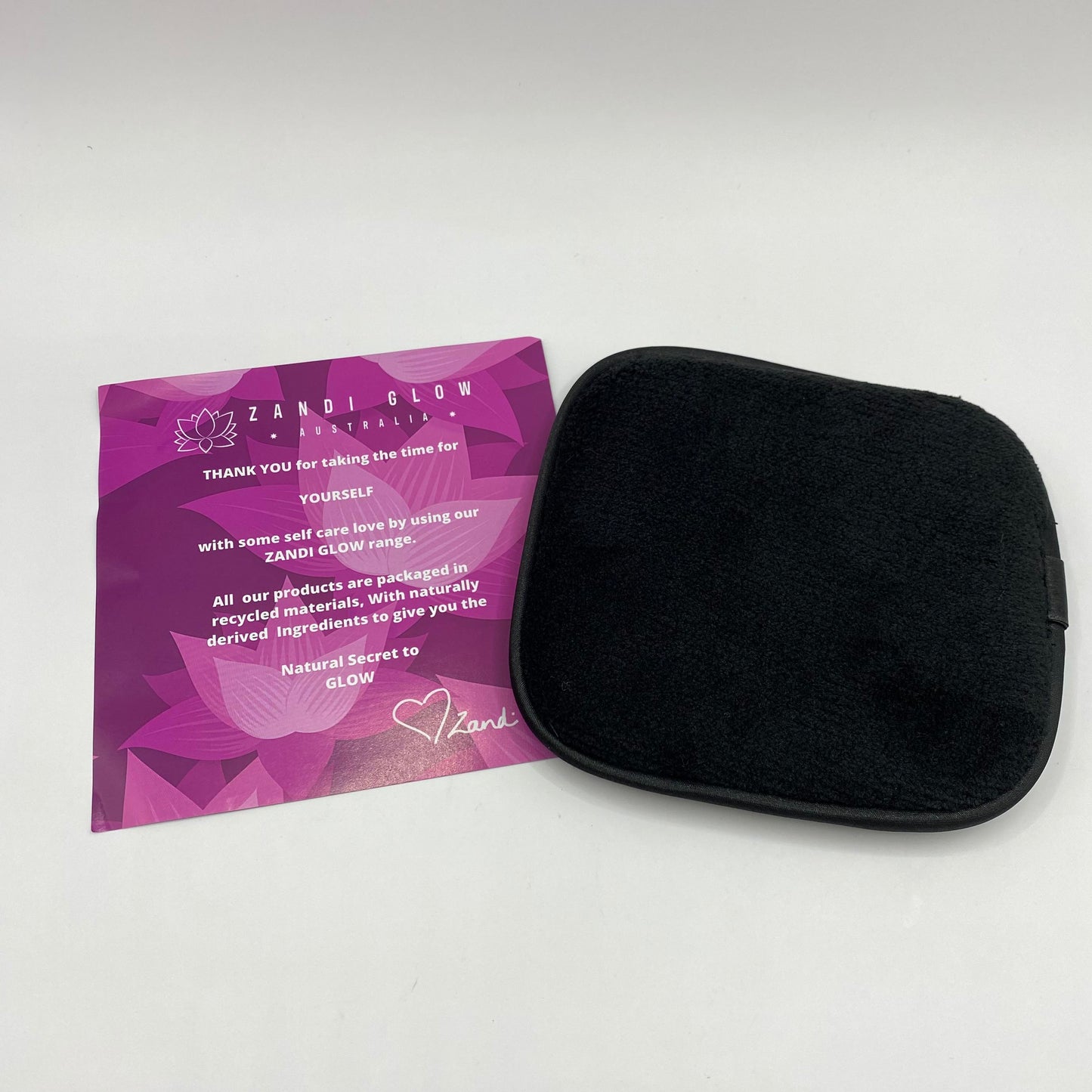 Zandi Glow - Reusable cleansing wipe